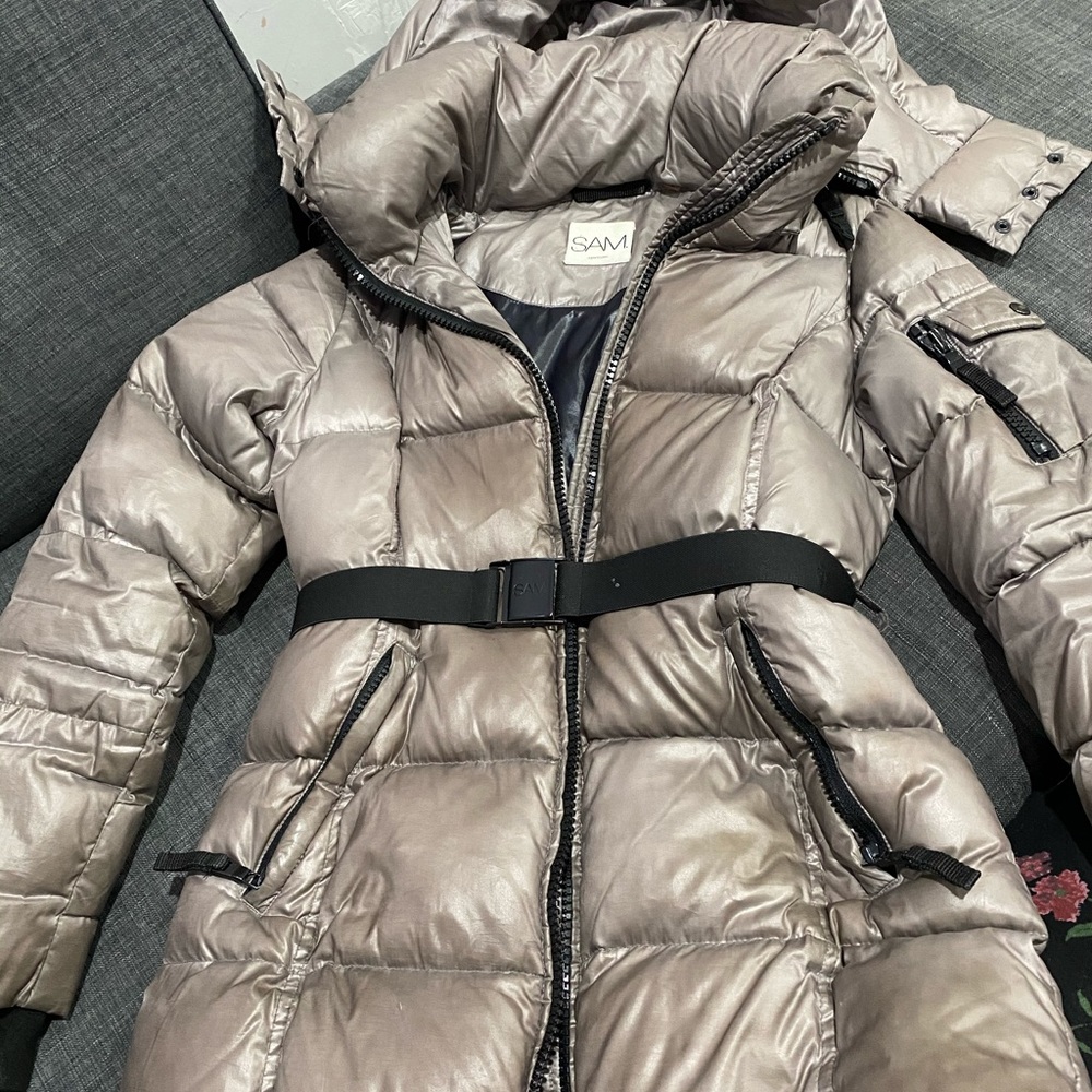 Sam down coat with hood